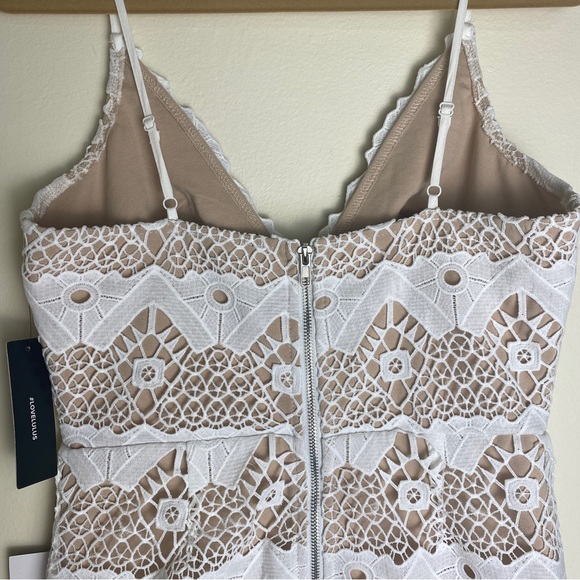 NWT White Lace Dress with Nude Inner Sheath - Picture 7 of 9